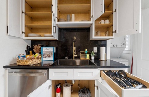 Tower Grove East Apartamento | This beautifully designed apartment offers the perfect blend of modern comfort