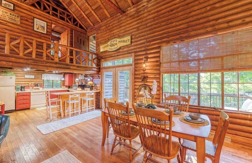 Saugatuck Cabina | This cabin is a 2 bedroom(s), 1.5 bathrooms, located in Saugatuck, MI.