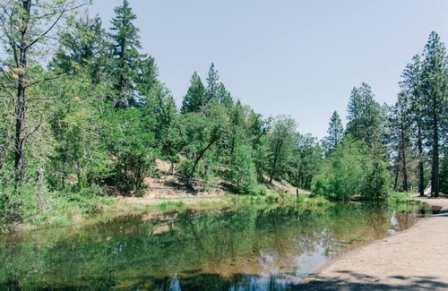 Cave Junction Cabina | This cabin is a 3 bedroom(s), 2 bathrooms, located in O'Brien, OR.