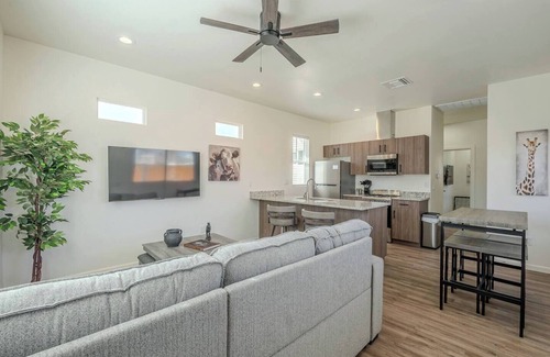 Tucson Casa | This centrally located 2 bedroom 2 bathroom is fully remodeled with electric vehicle charging on site