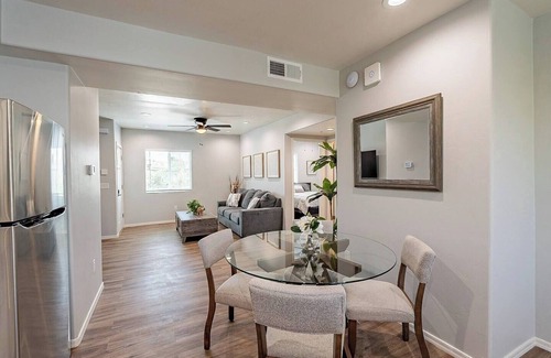 Amphi Apartamento | This centrally located 2 bedroom 2 bathroom is fully remodeled with electric vehicle charging on site