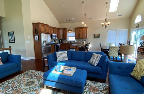 West Cape May Casa | This charming and spacious home comfortably accommodates 8 people with plenty of room for everyone.