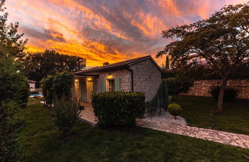 Kringa Casa | This charming stone villa is perfect for your peaceful vacation and retreat from everyday life.