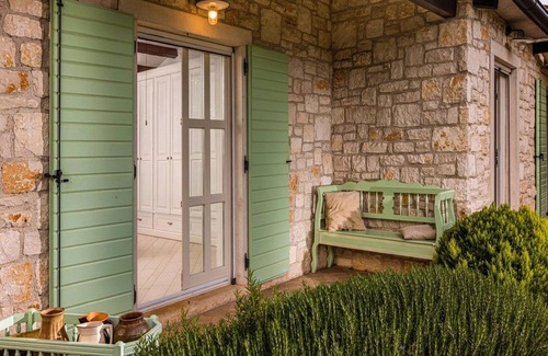 Kringa Casa | This charming stone villa is perfect for your peaceful vacation and retreat from everyday life.