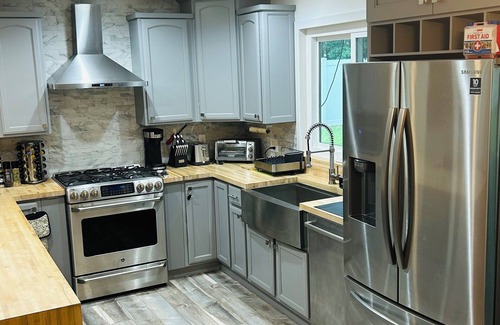 Royal Palm Beach Casa | This Charming 3-bedroom house in Royal Palm Beach offers comfort and style!