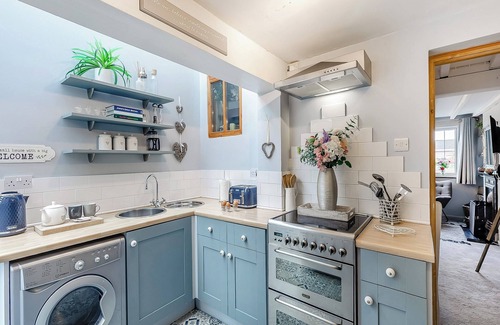 Bretforton Cabaña | This cosy retreat is the perfect base for exploring the Cotwolds.