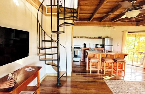 Alta Vista Cabaña | This cottage is a 1 bedroom(s), 1 bathrooms, located in Hummingbird Ridge, Hummingbird Highway.