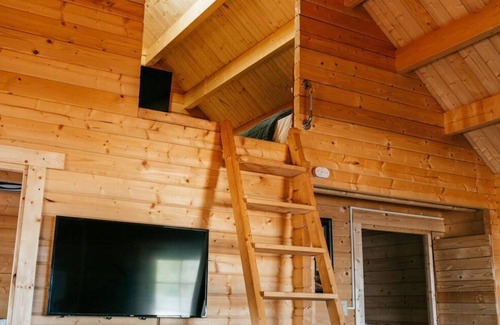 Seguin Cabina | This cottage is a 2 bedroom(s), 1 bathrooms, located in parry sound, on.