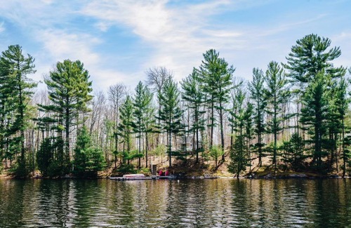 Seguin Cabina | This cottage is a 3 bedroom(s), 1 bathrooms, located in Parry Sound, , ON.