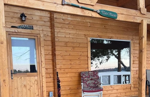 Seguin Cabina | This cottage is a 3 bedroom(s), 1 bathrooms, located in Parry Sound, , ON .
