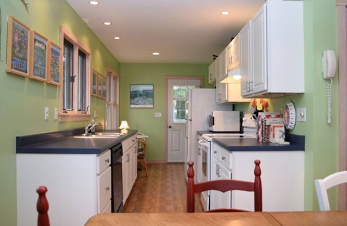 Sebascodegan Island Cabaña | This cozy Maine cottage is the perfect location enjoying sunrises!
