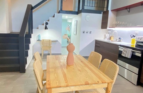 Aguadilla Pueblo Apartamento | This duplex is a 3 bedroom(s), 2.5 bathrooms, located in Aguadilla, Aguadilla.