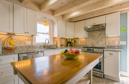 Sagamore Beach Casa | This enchanting cottage set atop the dunes of Sagamore Beach offers a vacation lifestyle you'll love