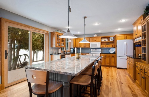 Sturgeon Bay Casa | This family retreat offers the best of both worlds!