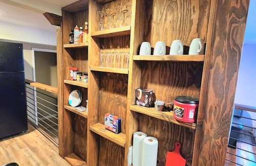 Dora Belle Apartamento | This fourplex is a 0 bedroom(s), 1 bathrooms, located in Shaver Lake, CA.