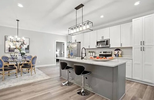 Norfolk Casa | This gorgeous Larchmont cozy cottage will amaze you!