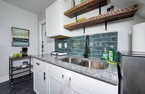 Fountain Square Apartamento | This guest suite is a 0 bedroom(s), 1 bathrooms, located in Indianapolis, IN.