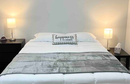 Reston Apartamento | This guest suite is a 1 bedroom(s), 1 bathrooms, located in Reston, VA.