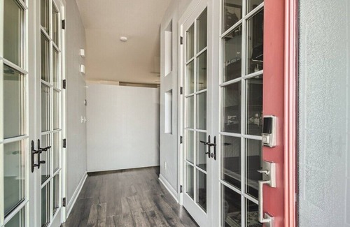 Twin Lakes Apartamento | This guest suite is a 2 bedroom(s), 2 bathrooms, located in Denver, CO.