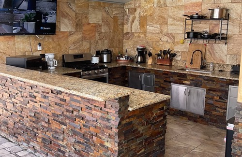 Town N County Park Casa | This place has swimming pool with water heater