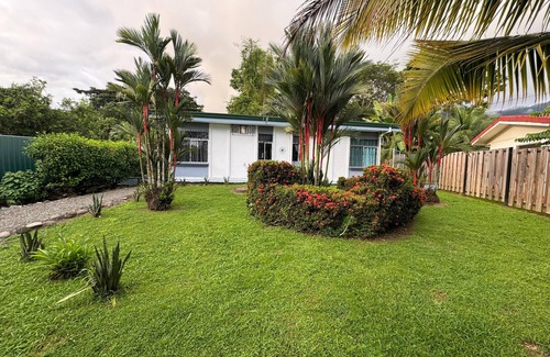 Ojochal Casa | This house is a 2 bedroom(s), 2 bathrooms, located in Ojochal, Provincia de Puntarenas.