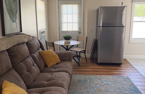 Warwick Casa | This house is a 1 bedroom(s), 1 bathrooms, located in Warwick, RI.