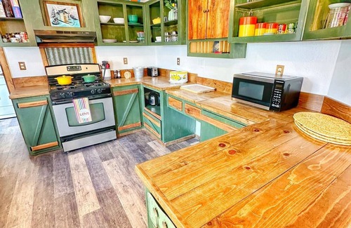 Cottonwood-Verde Village Casa | This house is a 2 bedroom(s), 2 bathrooms, located in Cottonwood, AZ.