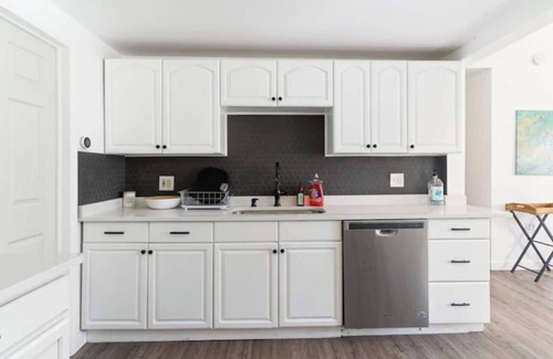 Southfield Casa | This house is a 2 bedroom(s), 1 bathrooms, located in Southfield, MI.