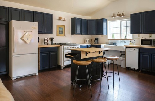 Gold Hill Casa | This house is a 2 bedroom(s), 1 bathrooms, located in Gold Hill, OR.