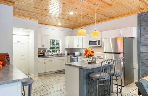 Dunnegan Casa | This house is a 2 bedroom(s), 2 bathrooms, located in Fair Play, MO.