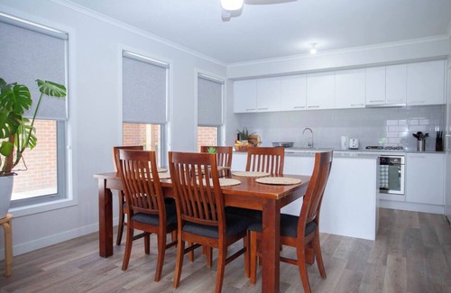Eureka Casa | This house is a 2 bedroom(s), 1 bathrooms, located in Eureka, VIC.