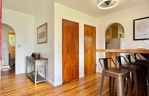 Oneonta Casa | This house is a 2 bedroom(s), 1 bathrooms, located in Oneonta, NY.