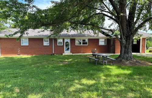 Smyrna Casa | This house is a 2 bedroom(s), 1 bathrooms, located in Smyrna, TN.