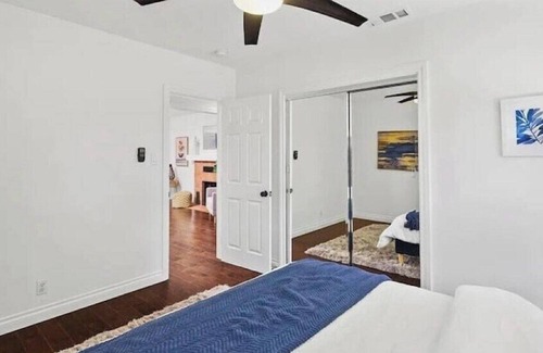 Crescenta Highlands Casa | This house is a 3 bedroom(s), 3 bathrooms, located in Glendale, CA.