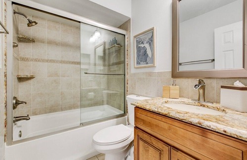 Bloomingdale Casa | This house is a 3 bedroom(s), 2 bathrooms, located in Valrico, FL.