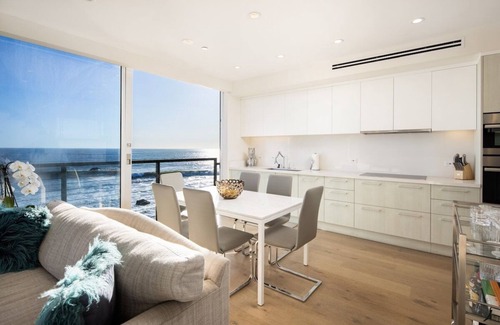 Malibu Casa | This house is a 3 bedroom(s), 2.5 bathrooms, located in Malibu, CA.