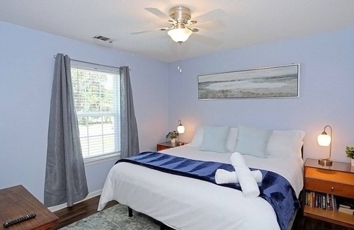 Richmond Hill Casa | This house is a 3 bedroom(s), 2 bathrooms, located in Richmond Hill, GA.