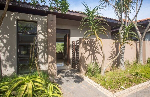 Port Zimbali Casa | This house is a 3 bedroom(s), 3 bathrooms, located in Dolphin Coast, KwaZulu-Natal.