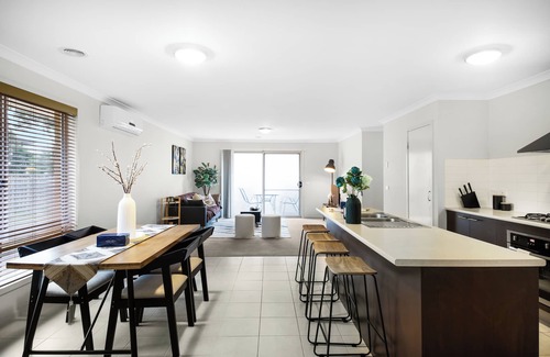 Sanctuary Lakes Casa | This house is a 4 bedroom(s), 2 bathrooms, located in Point Cook, VIC.