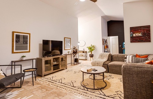 Sunset Ridge Casa | This house is a 4 bedroom(s), 2 bathrooms, located in Scottsdale, AZ.