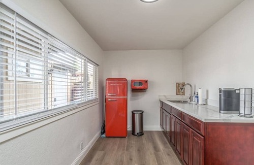 Livermore Casa | This house is a 4 bedroom(s), 2 bathrooms, located in Livermore, CA.