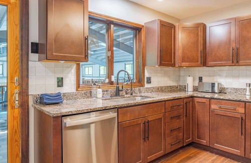 Kingston Casa | This house is a 4 bedroom(s), 3 bathrooms, located in Kingston, NY.