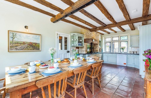 Broadway Casa | This house is a 6 bedroom(s), 3.5 bathrooms, located in Cotswolds, .