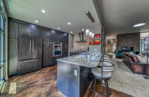 Alto Apartamento | This Is It!-Gorgeous Southwest Modern Luxury!