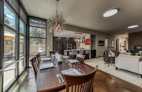 Alto Apartamento | This Is It!-Gorgeous Southwest Modern Luxury!