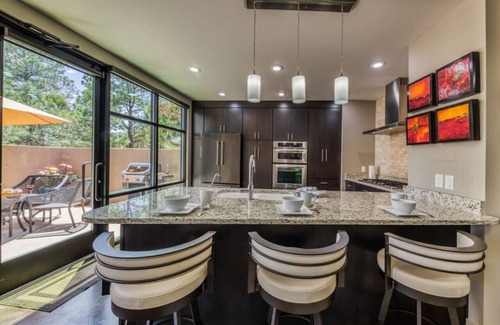 Alto Apartamento | This Is It!-Gorgeous Southwest Modern Luxury!
