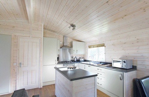 Alford Cabina | 4 bedroom accommodation in Woodthorpe