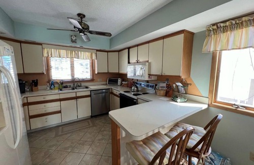 Dennisville Casa | This lovely 3 bedroom 2 and a half bath home is located directly on the bay in Sea Isle City