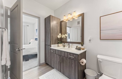 Deerwood Apartamento | This luxurious 2 bedroom condo is your stunning getaway