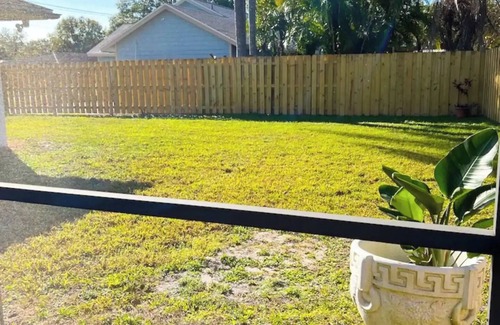 Southgate Casa | This nice house is located close in a nice and safe neighborhoods and 15